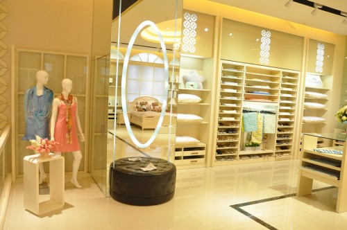 爱帝内衣店铺展示