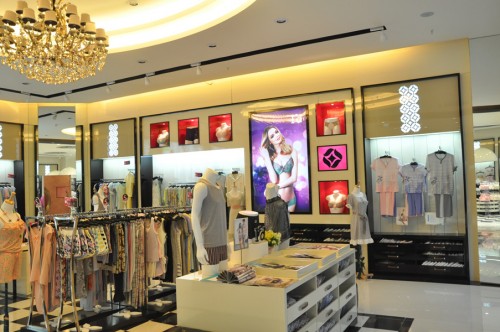 爱帝内衣店铺展示
