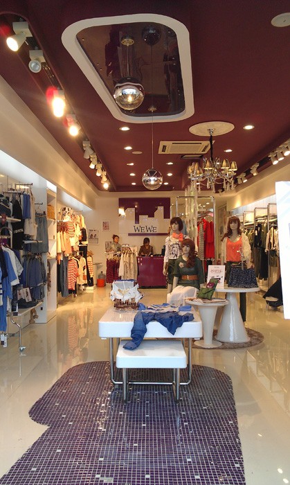 唯唯女装店铺展示