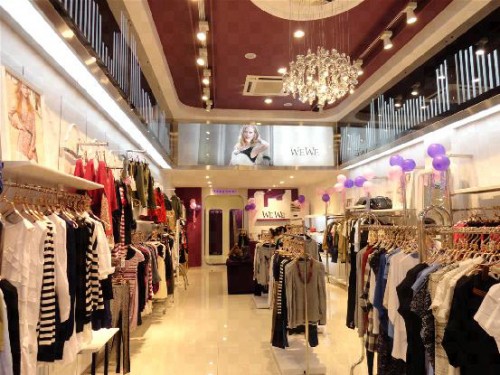 唯唯女装店铺展示