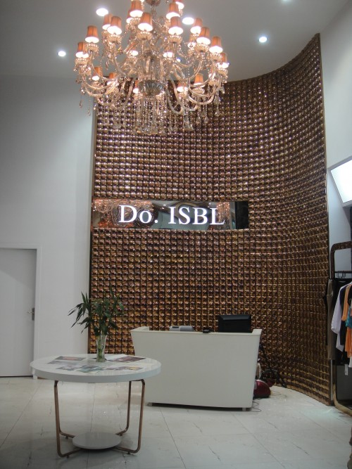 朵拉.伊莎贝拉女装店铺形象