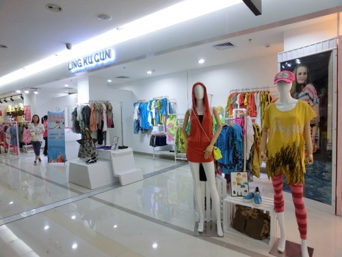 零库存女装店铺形象