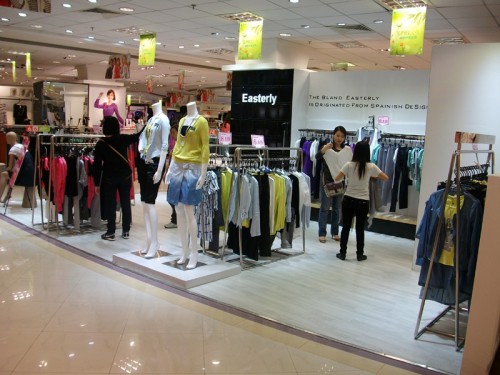 伊索言女装店铺展示