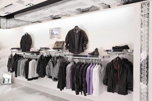 Louiskoo男装店铺展示