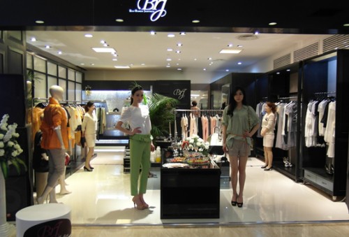 BRJ女装店铺展示