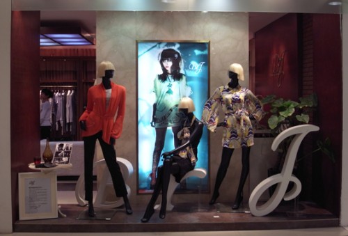 BRJ女装店铺展示