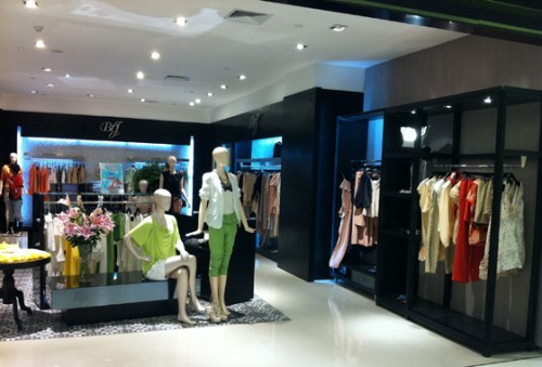 BRJ女装店铺展示