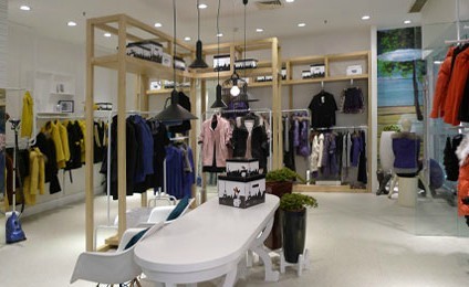 罗马情怀女装店铺展示