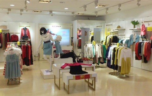 可媚女装店铺展示