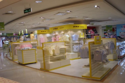 健婴坊童装店铺展示