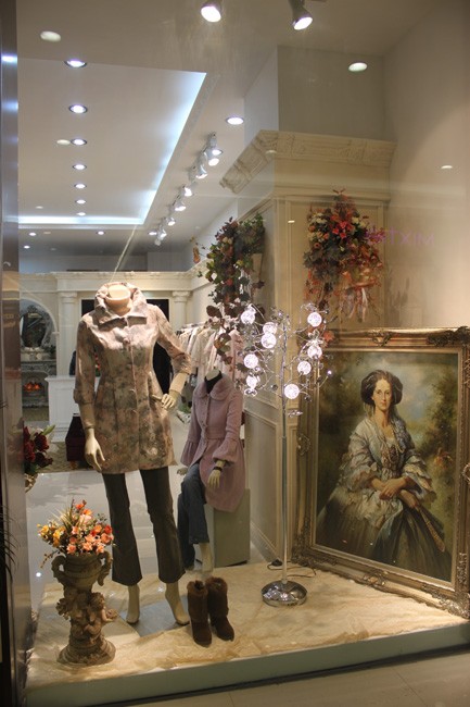 艾婡女装店铺展示
