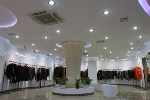 诗曼可女装店铺展示