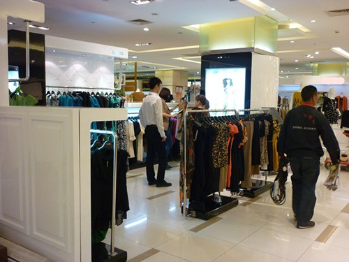 LEAGEL女装店铺形象