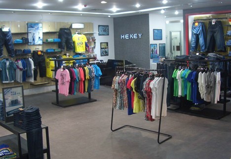 黑骑休闲装店铺展示