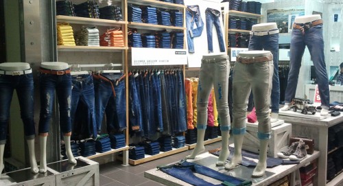 万纯牛仔店铺展示