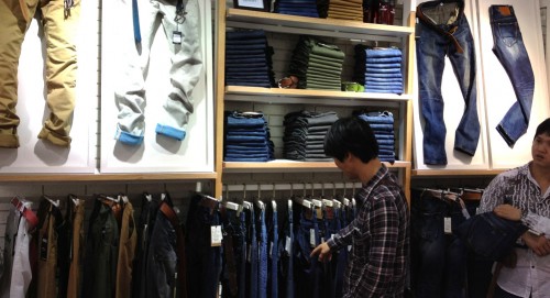 万纯牛仔店铺展示