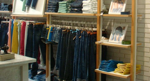 万纯牛仔店铺展示