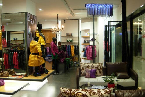 思尔艾柏羽绒服店铺形象