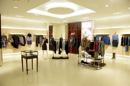 经典故事女装店铺形象