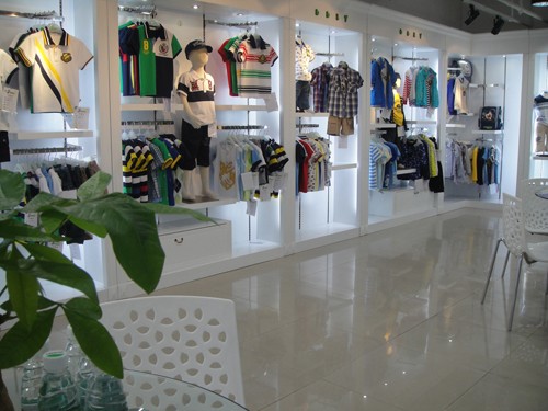 百变乐园童装店铺形象