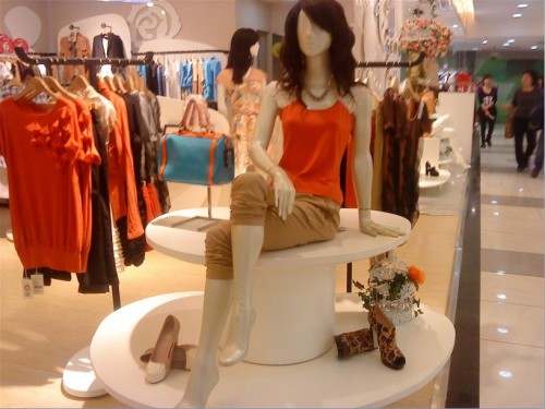 gen简女装店铺展示