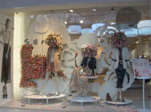 gen简女装店铺展示