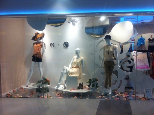 gen简女装店铺展示