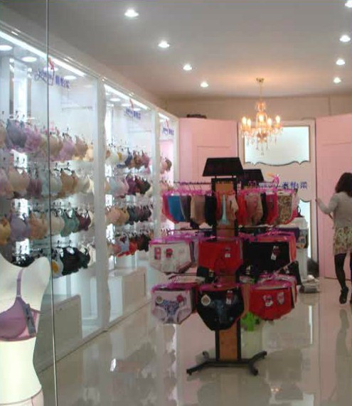 雅怡柔内衣店铺展示