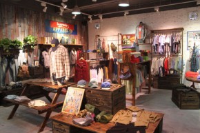 贝斯伟福路-BASEREVOLU店铺