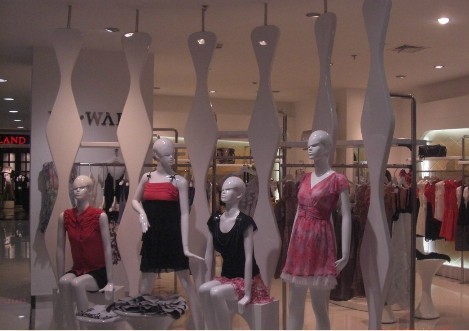 纳纹女装店铺展示