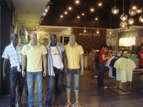 瑞弗史东男装店铺形象