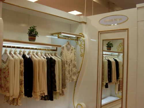 伊珀比迩女装店铺展示