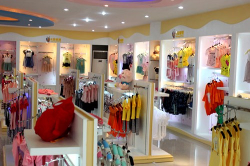 e童依派童装店铺展示