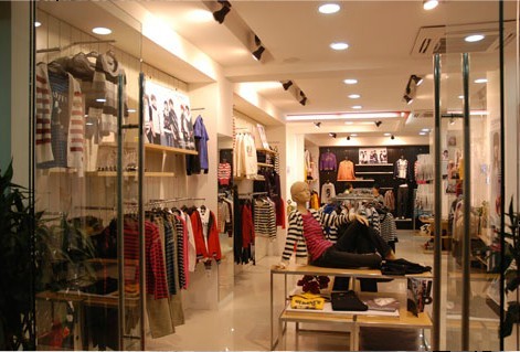 鎏恒色休闲装店铺展示