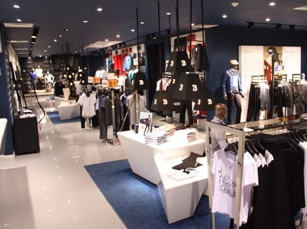 宾宝男装店铺展示