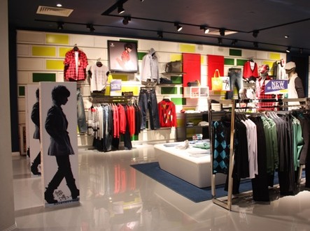 宾宝男装店铺展示