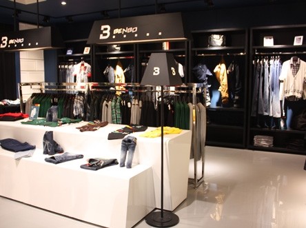 宾宝男装店铺展示