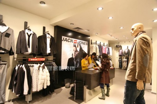 杰克琼斯男装店铺展示