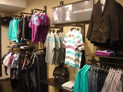 杰克琼斯男装店铺展示