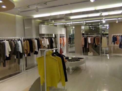 依目了然女装店铺展示