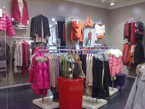 oasis女装店铺展示