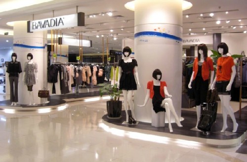 BAVADIA女装店铺展示
