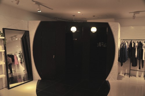 个性女装店铺展示