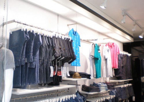 麦珈牛仔店铺展示