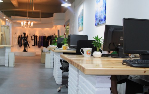 ZIMMUR女装店铺展示