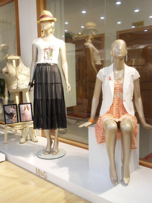 米谷娜女装店铺展示