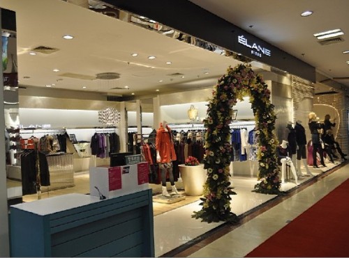 菲妮迪女装店铺展示