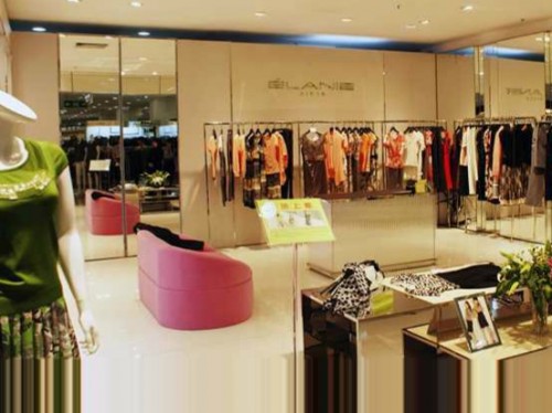 菲妮迪女装店铺展示