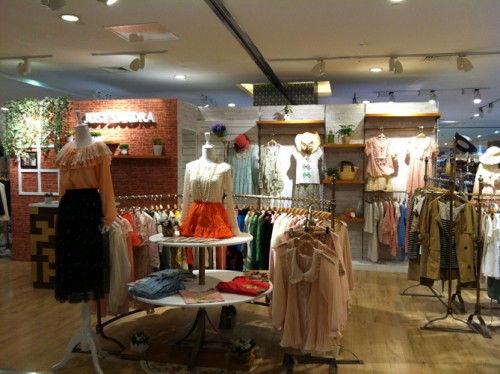 杰艾丝女装店铺展示