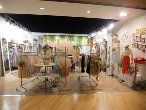 杰艾丝女装店铺形象